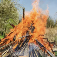 Osterfeuer bei der CTV im Hehlentorgebiet